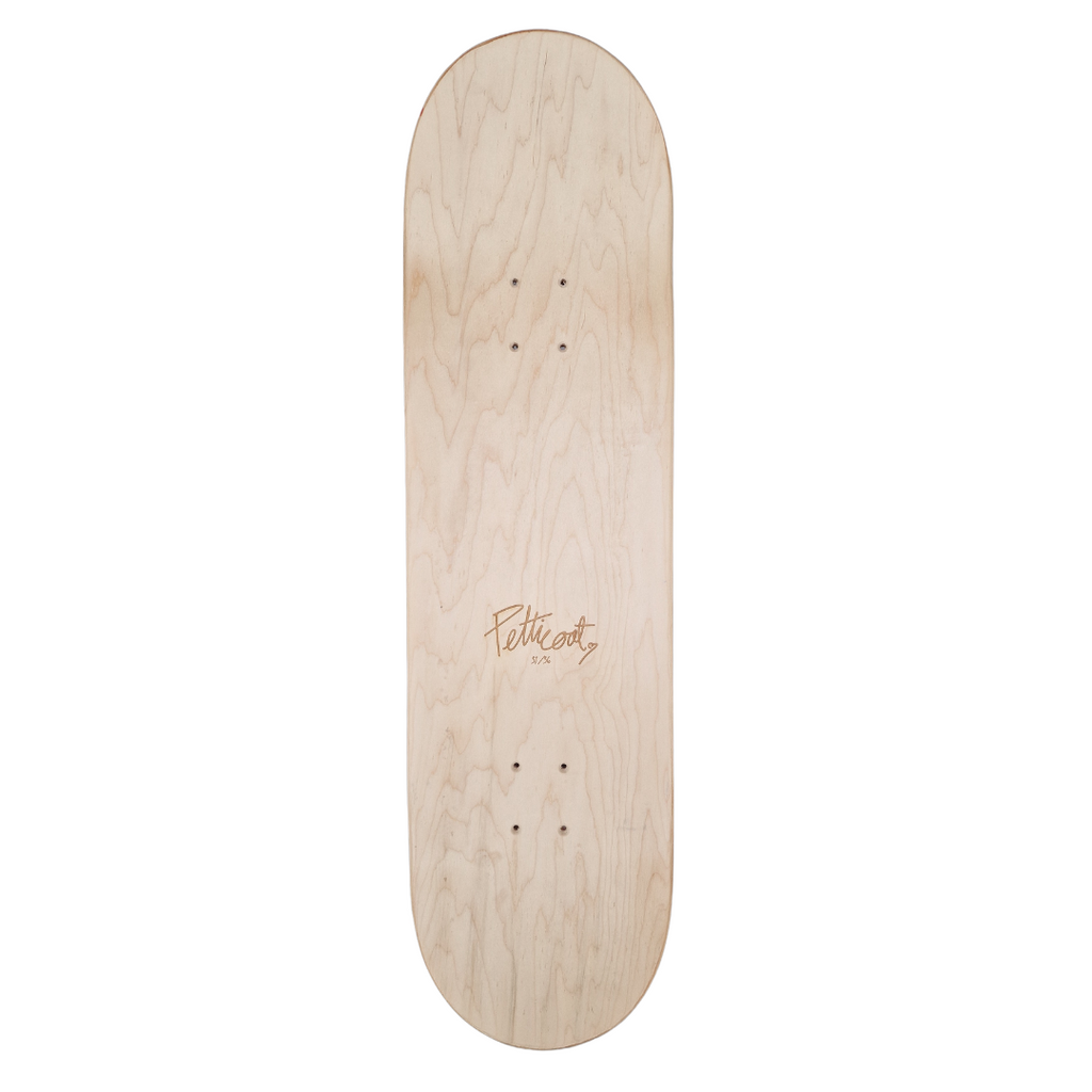 PETITE. Deck image 1